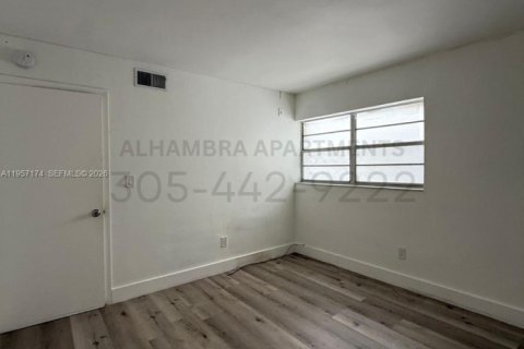 Copropriété à louer à Miami, Floride: 2 chambres, 83.61 m2 № 2011218 - photo 6