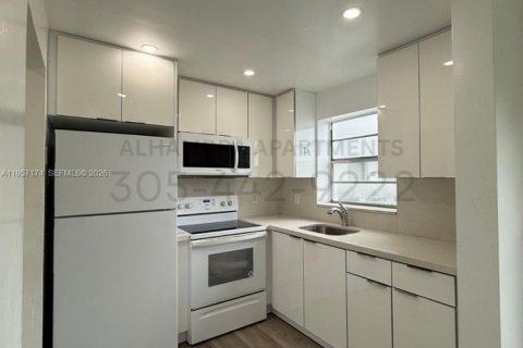 Copropriété à louer à Miami, Floride: 2 chambres, 83.61 m2 № 2011218 - photo 3