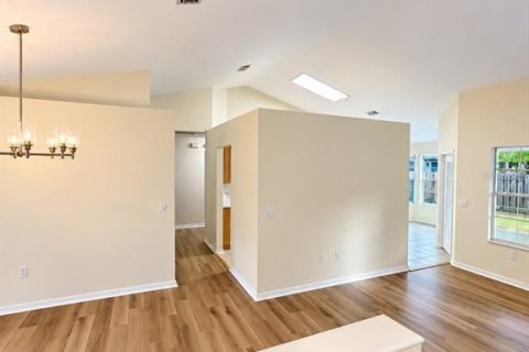 Villa ou maison à vendre à Gainesville, Floride: 3 chambres, 152.55 m2 № 2427075 - photo 4