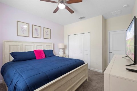 House in Davenport, Florida 5 bedrooms, 305.74 sq.m. № 1915468 - photo 7