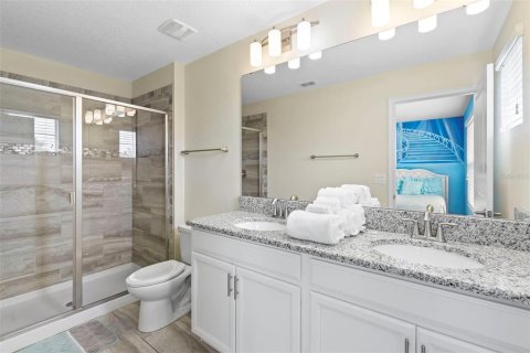 House in Davenport, Florida 5 bedrooms, 305.74 sq.m. № 1915468 - photo 9