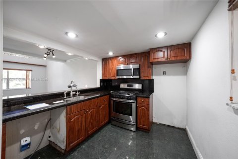 Купить кондоминиум в Хайалиа, Флорида 1 спальня, 91.23м2, № 1711940 - фото 8