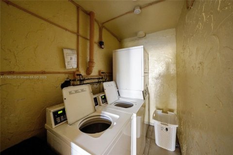 Купить кондоминиум в Хайалиа, Флорида 1 спальня, 91.23м2, № 1711940 - фото 28