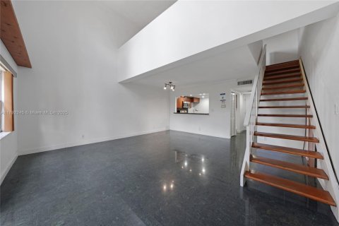 Купить кондоминиум в Хайалиа, Флорида 1 спальня, 91.23м2, № 1711940 - фото 14