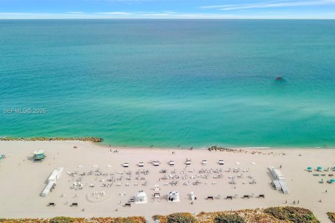 Кондоминиум с 2 спальнями в Майами-Бич, Флорида № 2020736