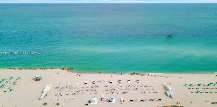 Кондоминиум с 2 спальнями в Майами-Бич, Флорида № 2020736