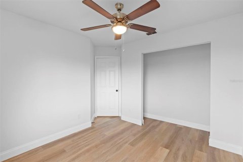 House in Orlando, Florida 4 bedrooms, 158.12 sq.m. № 1834683 - photo 21
