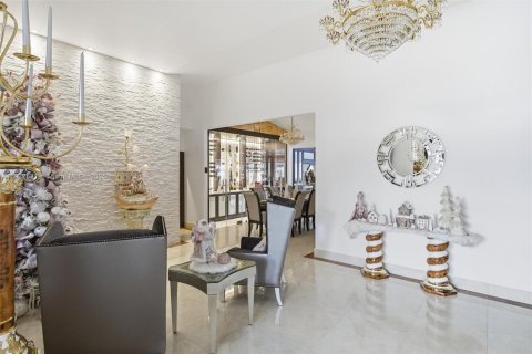 House in Miami, Florida 4 bedrooms, 230.58 sq.m. № 1977084 - photo 4