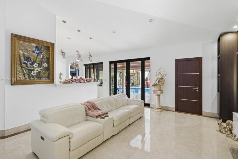 House in Miami, Florida 4 bedrooms, 230.58 sq.m. № 1977084 - photo 12
