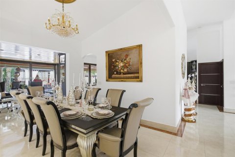 House in Miami, Florida 4 bedrooms, 230.58 sq.m. № 1977084 - photo 7