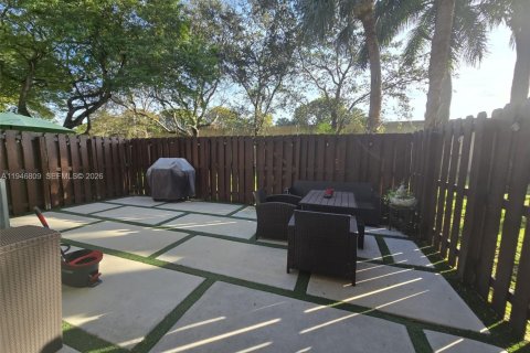 Touwnhouse à vendre à Doral, Floride: 4 chambres, 215.53 m2 № 2011136 - photo 2