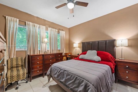 Casa en venta en Pinecrest, Florida, 6 dormitorios № 1802765 - foto 16