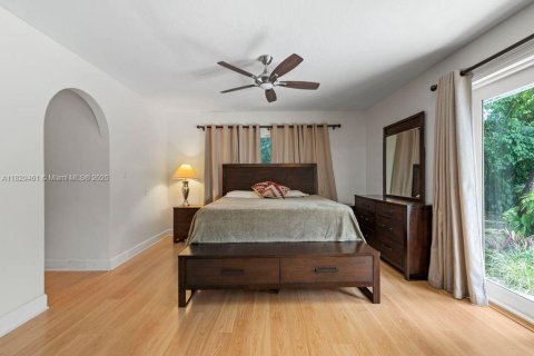 Casa en venta en Pinecrest, Florida, 6 dormitorios № 1802765 - foto 11