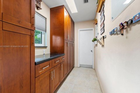 Casa en venta en Pinecrest, Florida, 6 dormitorios № 1802765 - foto 9