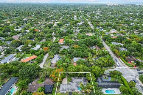 Casa en venta en Pinecrest, Florida, 6 dormitorios № 1802765 - foto 25