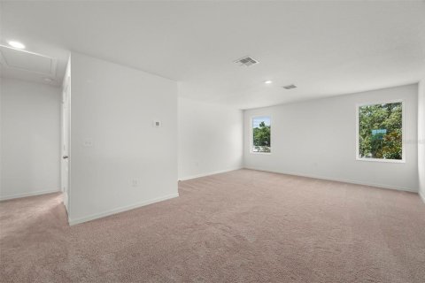 House in Astatula, Florida 5 bedrooms, 228.63 sq.m. № 1851026 - photo 10