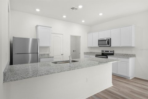 House in Astatula, Florida 5 bedrooms, 228.63 sq.m. № 1851026 - photo 4