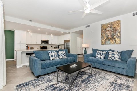 Condo in Venice, Florida, 2 bedrooms in WELLEN PARK  № 1540008 - photo 17