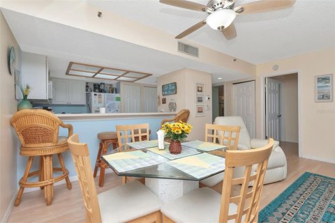 Condo in Indian Shores, Florida, 1 bedroom  № 1762159 - photo 15