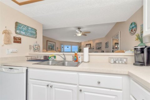 Condo in Indian Shores, Florida, 1 bedroom  № 1762159 - photo 11