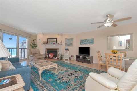 Condo in Indian Shores, Florida, 1 bedroom  № 1762159 - photo 13