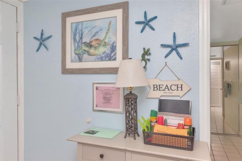 Condo in Indian Shores, Florida, 1 bedroom  № 1762159 - photo 7