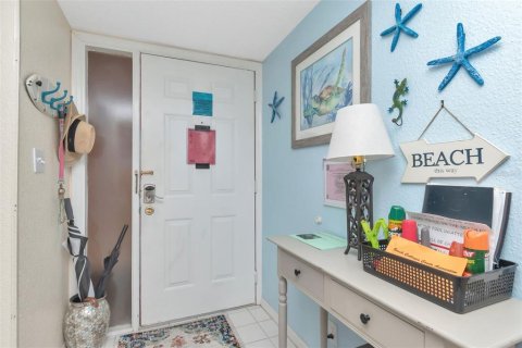 Condo in Indian Shores, Florida, 1 bedroom  № 1762159 - photo 5