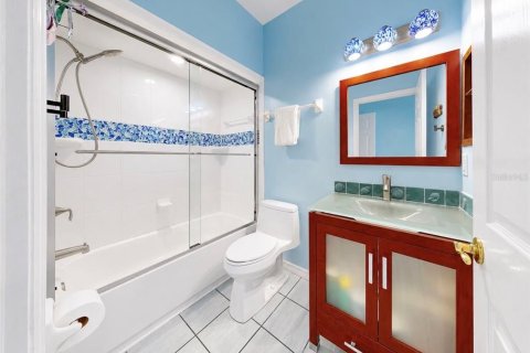 Townhouse in Saint Pete Beach, Florida 4 bedrooms, 211.35 sq.m. № 2223428 - photo 9