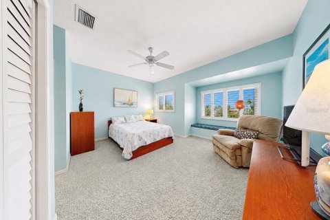 Townhouse in Saint Pete Beach, Florida 4 bedrooms, 211.35 sq.m. № 2223428 - photo 10