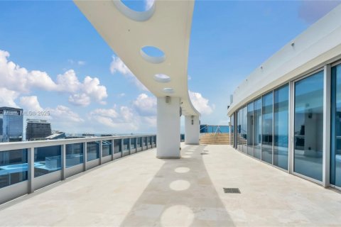 Copropriété à louer à Miami, Floride: 3 chambres, 400.41 m2 № 1925622 - photo 9