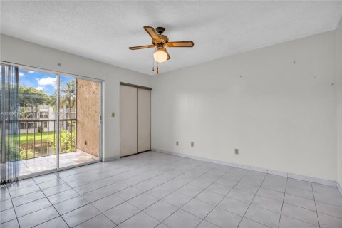 Copropriété à vendre à Hialeah, Floride: 1 chambre, 71.63 m2 № 1951784 - photo 15