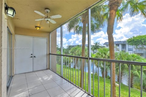 Copropriété à vendre à Hialeah, Floride: 1 chambre, 71.63 m2 № 1951784 - photo 23