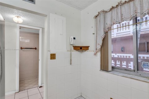 Copropriété à vendre à Hialeah, Floride: 1 chambre, 71.63 m2 № 1951784 - photo 18
