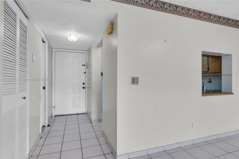 Copropriété à vendre à Hialeah, Floride: 1 chambre, 71.63 m2 № 1951784 - photo 8