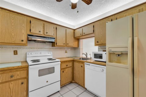 Copropriété à vendre à Hialeah, Floride: 1 chambre, 71.63 m2 № 1951784 - photo 19