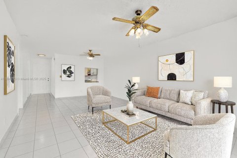 Copropriété à vendre à Hialeah, Floride: 1 chambre, 71.63 m2 № 1951784 - photo 11