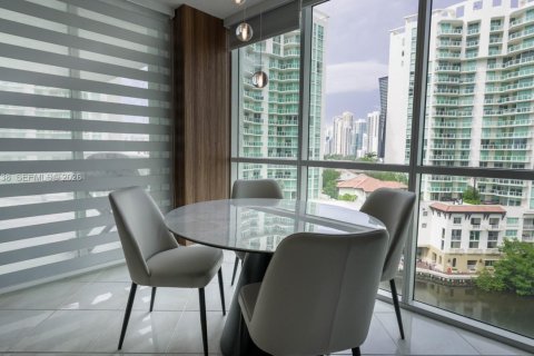 Copropriété à louer à Sunny Isles Beach, Floride: 3 chambres, 217.39 m2 № 2171280 - photo 9