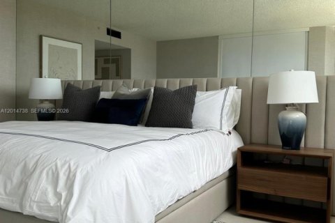 Copropriété à louer à Sunny Isles Beach, Floride: 3 chambres, 217.39 m2 № 2171280 - photo 15