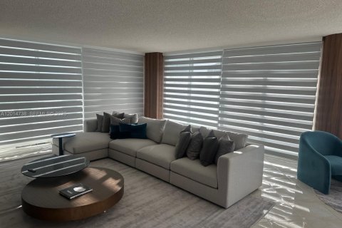 Copropriété à louer à Sunny Isles Beach, Floride: 3 chambres, 217.39 m2 № 2171280 - photo 22