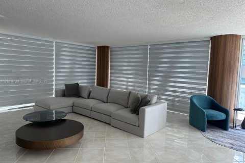 Copropriété à louer à Sunny Isles Beach, Floride: 3 chambres, 217.39 m2 № 2171280 - photo 13