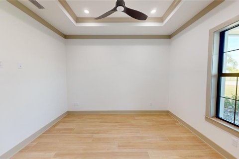 House in Punta Gorda, Florida 4 bedrooms, 259.2 sq.m. № 639203 - photo 7