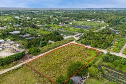 Commercial property in Miami-Dade, Florida № 2076958 - photo 5