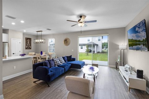 House in Kissimmee, Florida 4 bedrooms, 193.24 sq.m. № 1690677 - photo 15