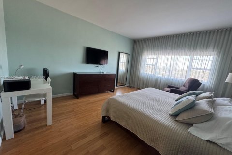 Copropriété à louer à Miami Beach, Floride: 1 chambre, 119.19 m2 № 1983951 - photo 22