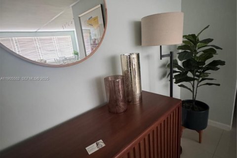 Copropriété à louer à Miami Beach, Floride: 1 chambre, 119.19 m2 № 1983951 - photo 30