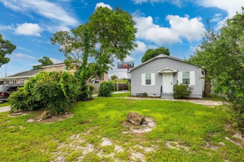 Propiedad comercial en venta en Saint Petersburg, Florida, 4 dormitorios, 192.31 m2 № 2157330 - foto 2