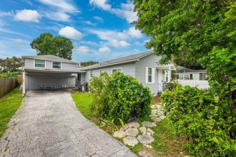 Propiedad comercial en Saint Petersburg, Florida 4 dormitorios, 192.31 m2 № 2157330