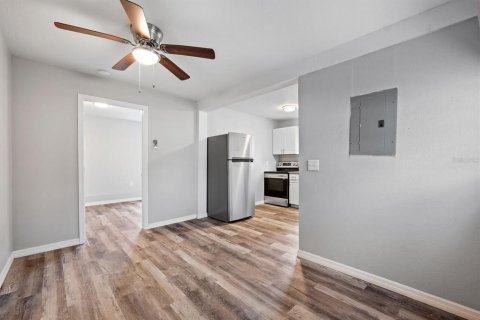 Propiedad comercial en venta en Saint Petersburg, Florida, 4 dormitorios, 192.31 m2 № 2157330 - foto 21