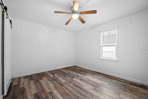 Propiedad comercial en venta en Saint Petersburg, Florida, 4 dormitorios, 192.31 m2 № 2157330 - foto 17