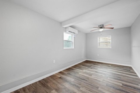 Propiedad comercial en venta en Saint Petersburg, Florida, 4 dormitorios, 192.31 m2 № 2157330 - foto 25